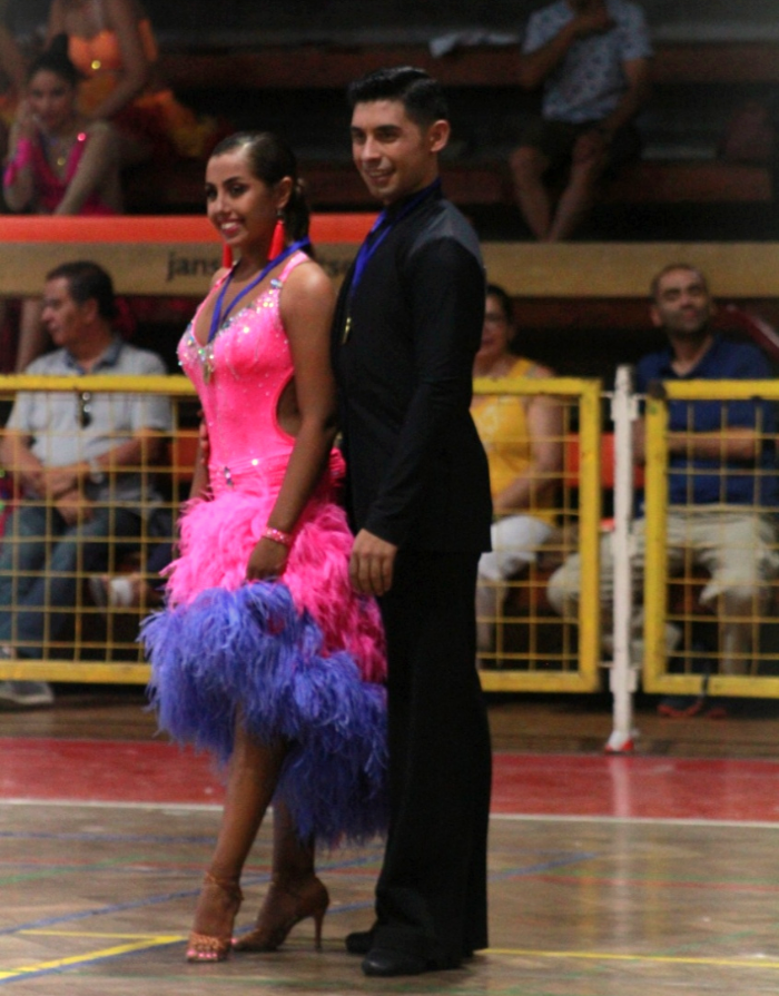Isidora bailando